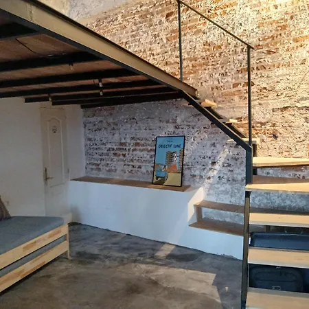 Old Workshop, Monthly Santa-Cruz de Ténérife